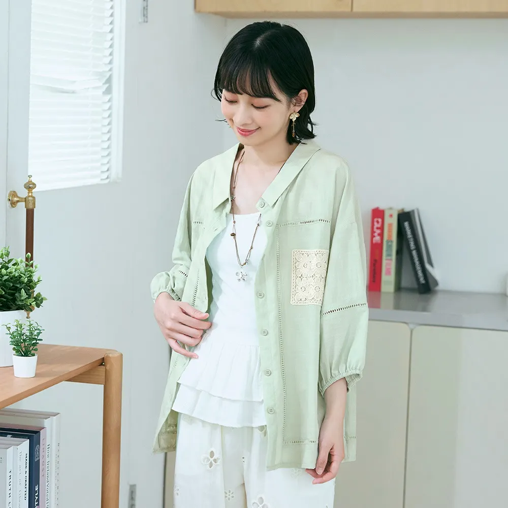 【OB 嚴選】日系拼接蕾絲寬鬆開襟襯衫 《AB21139-》 適 M~2L