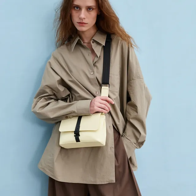 【GASTON LUGA】Splash Crossbody Bag 防水斜背包(包包 男包 包袋 小包 女包 側背包)