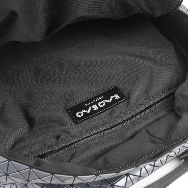 【ISSEY MIYAKE 三宅一生】Daypack Reflector 反光設計拉鍊後背包(槍桐色)