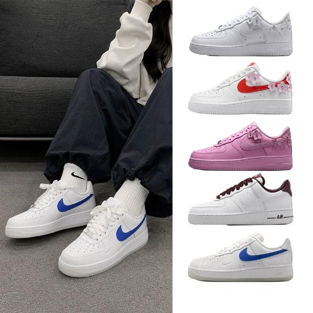 【NIKE 耐吉】運動鞋 休閒鞋 情侶鞋 W AIR FORCE 1 07 女鞋 AF1 麂皮 小花 黑白 多款 (IR8637-100&)