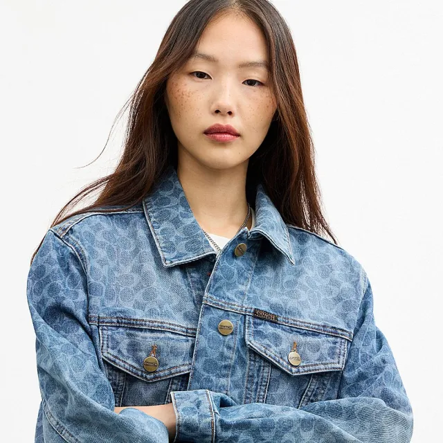 【COACH】蔻馳官方直營 經典 SIGNATURE 丹寧 TRUCKER 夾克-冷泉色(CFB44)