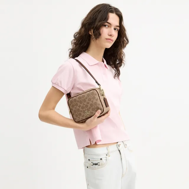 【COACH】蔻馳官方直營 CAREY 經典 SIGNATURE 迷你斜背包 相機包-IM/棕黃色/棕色(CEK69)