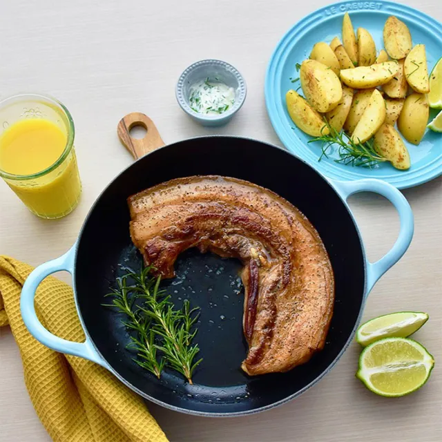 【Le Creuset】琺瑯鑄鐵BBQ鐵烤盤 26cm 櫻桃紅/雪紡粉/薄荷綠 3色選1(贈 玻璃鍋蓋 26cm)