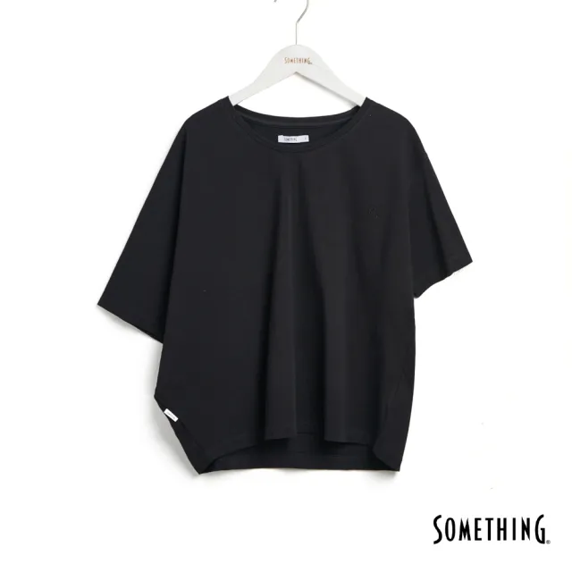 【SOMETHING】女裝 不對稱造型短袖T恤(黑色)