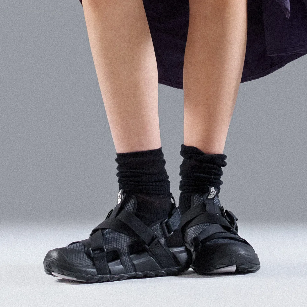 【The North Face】北面男女款黑色魔鬼氈調節抓地涼鞋｜8G6NKX7