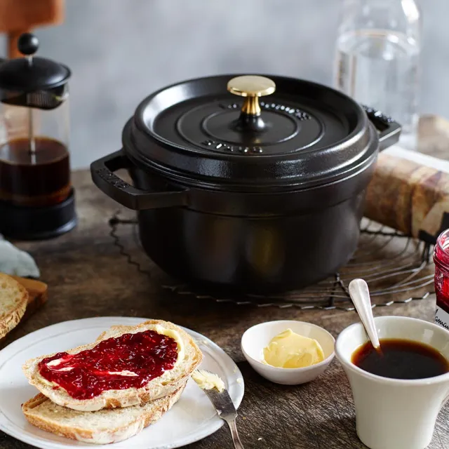 【STAUB】圓形琺瑯鑄鐵鍋18cm-顏色任選/新舊包裝隨機出貨(德國雙人牌集團官方直營)