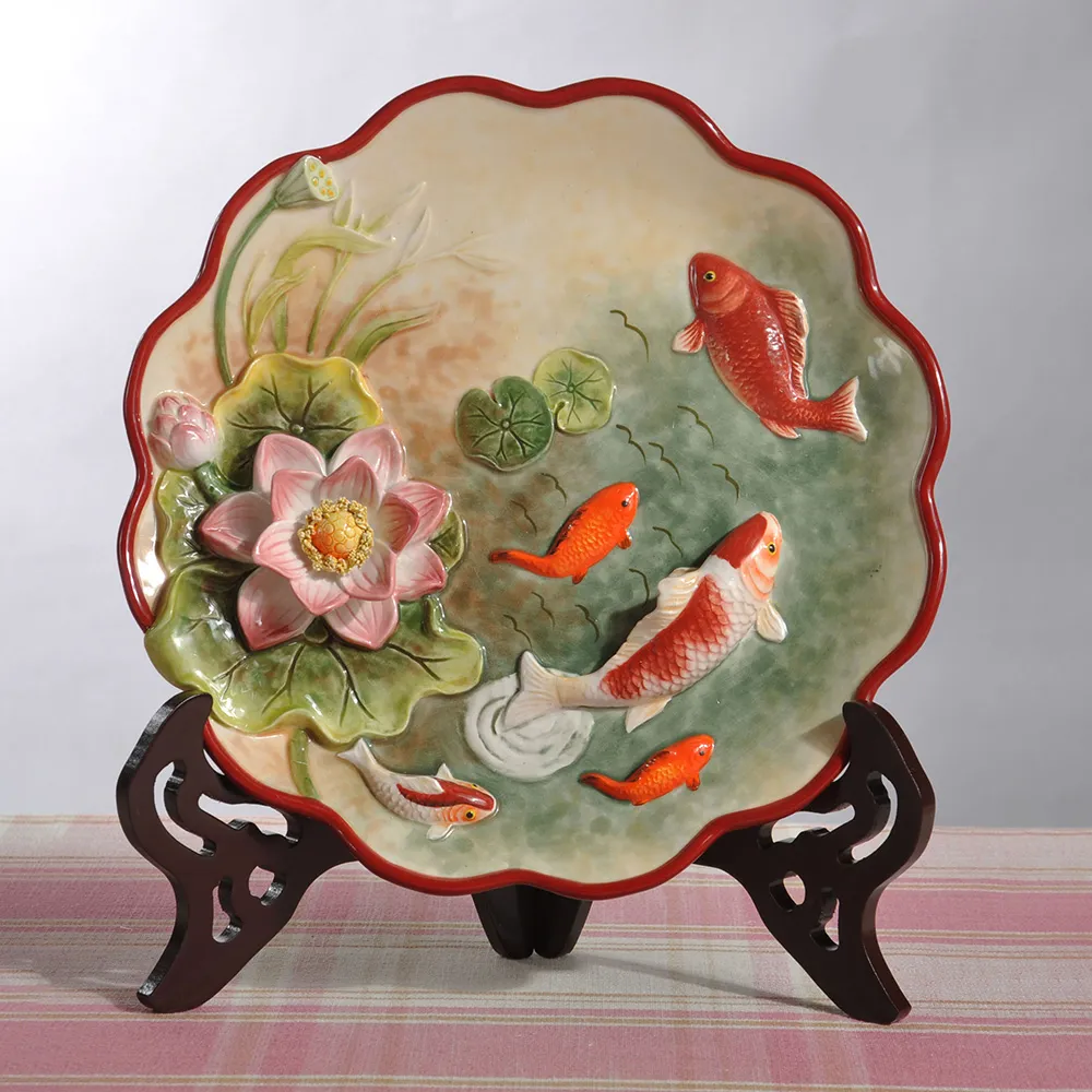 Function Art 藝術瓷】魚躍龍門陶瓷浮雕3D掛盤荷花與鯉魚(附木盤架