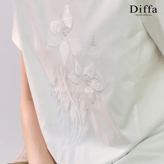 【Diffa】電繡水仙花不對稱剪裁針織衫-女