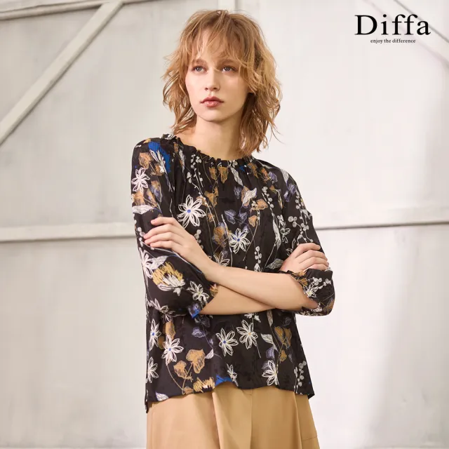 【Diffa】復古黑白花拉克蘭袖上衣-女