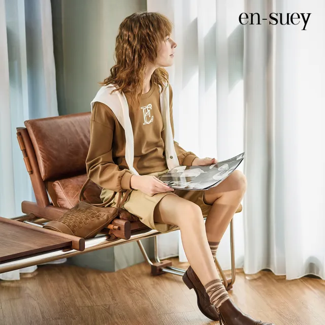 【en-suey 銀穗】電繡字母休閒長袖棉T上衣-女