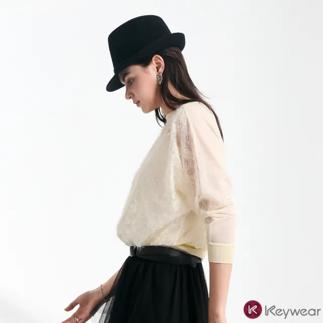 【KeyWear 奇威名品】柔杏蕾絲透紋垂袖針織上衣