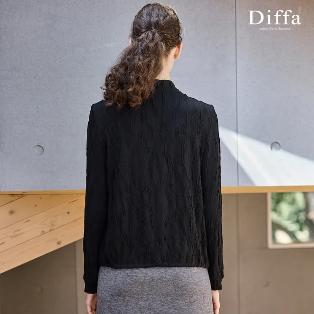 【Diffa】立領立體織紋下襬鬆緊針織衫-女