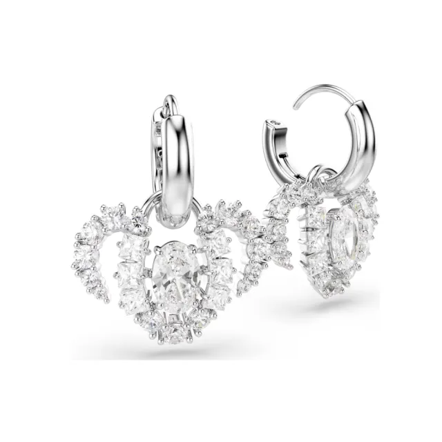 【SWAROVSKI 施華洛世奇】官方直營 十二生肖- 羊年水滴型耳環 混合式切割 白色 鍍白金色 | 5753325