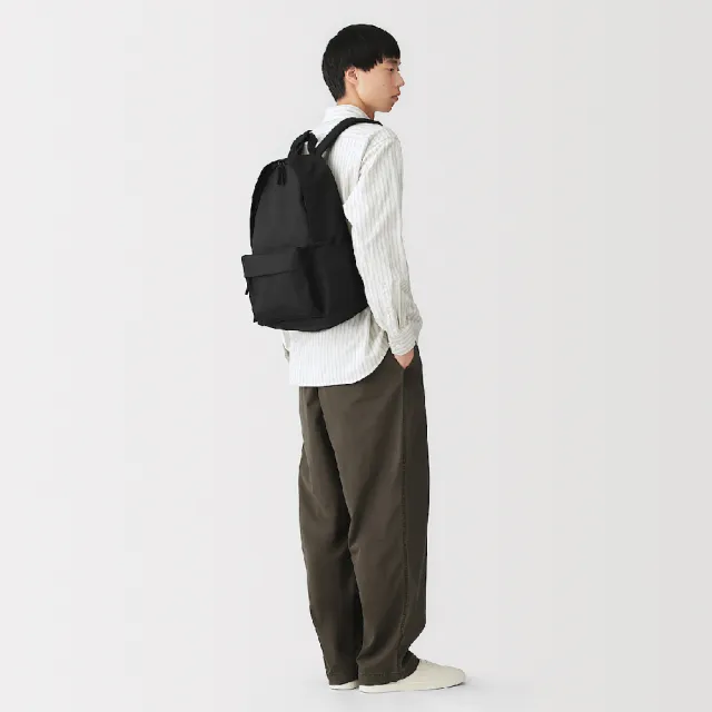 【MUJI 無印良品】可減輕肩膀負擔撥水加工後背包(灰色/黑色/淺米/摩卡棕)