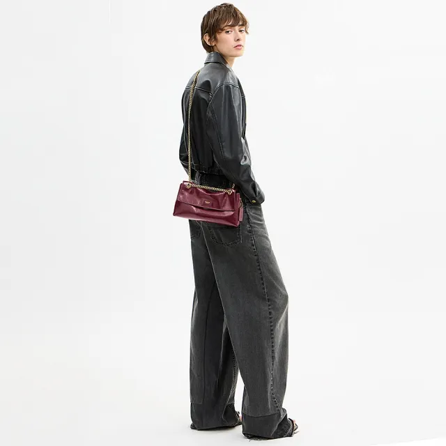 【COACH】蔻馳官方直營 CHELSEA 26 鏈條肩帶單肩手袋 單肩包 鏈條包 斜背包-多色任選(CFR28/CFR31)