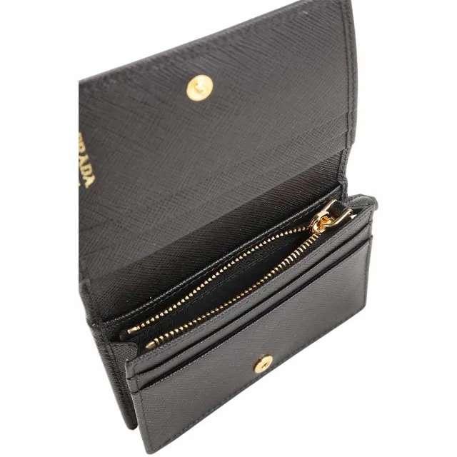 【PRADA 普拉達】Saffiano 三角牌防刮牛皮4卡釦式短夾(黑色 皮夾 零錢包)