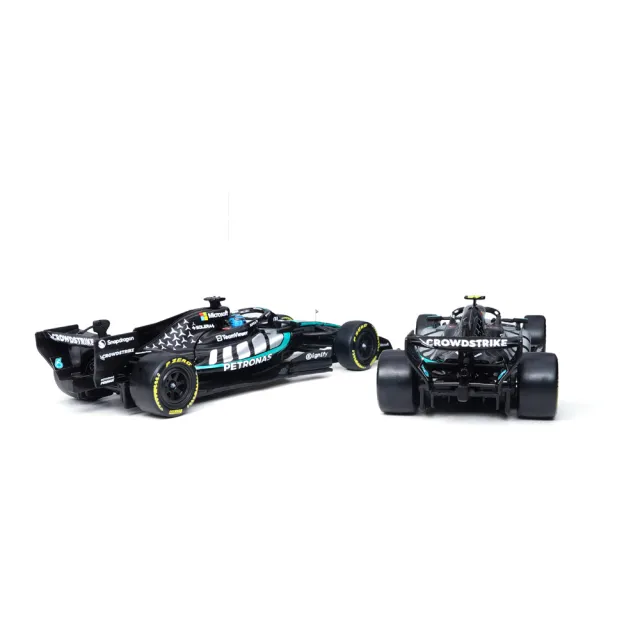 1:43 Mercedes AMG F1 W17 E 精裝版模型車 (附底座+防塵盒+駕駛座有車手)