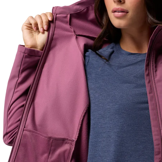 【Columbia 哥倫比亞】女款-防潑水軟殼外套-Trailborne™ Softshell-果莓色(UWR24230CI/KF)