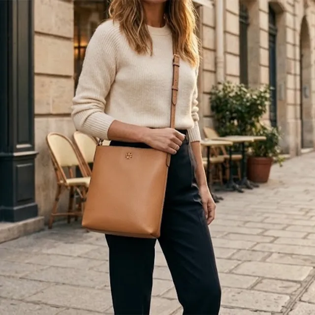 【TORY BURCH】THEA 荔枝紋雙背帶拉鍊斜背包-提拉米蘇棕