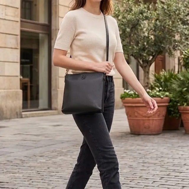 【TORY BURCH】THEA 荔枝紋雙背帶拉鍊斜背包-黑色