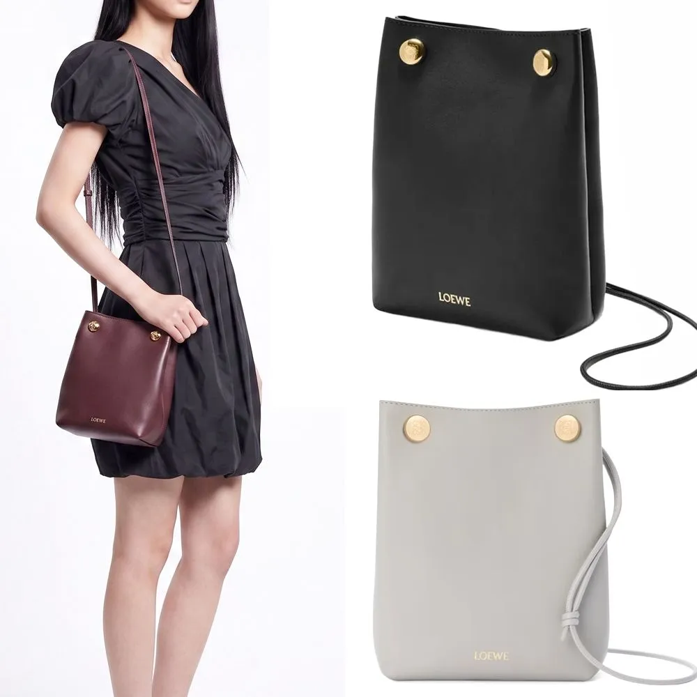 【LOEWE 羅威】Anagram Pebble 新版 雙卵石金壓紋小牛皮肩 斜背骰子包(多色 真皮 隨身小包 側背包)