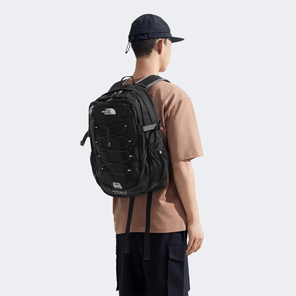 【The North Face】北面男女款黑色DWR防潑水休閒後背包|CF9C4GZ(筆電包/登山包)