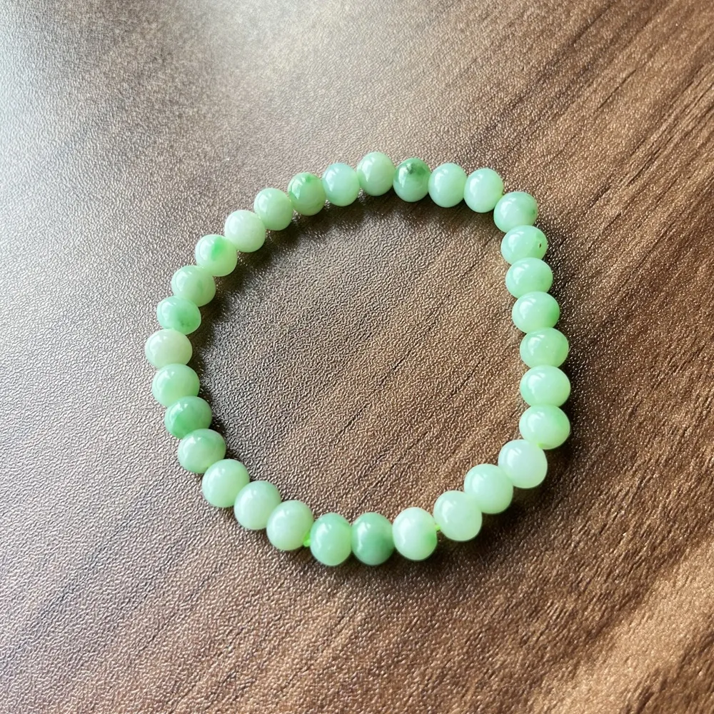云綺珠寶 YUN CHI 天然緬甸A貨翡翠。冰種 陽綠 飄花 圓珠 手串 7mm
