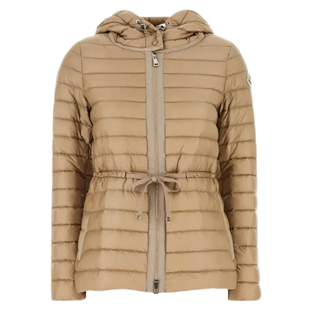 【MONCLER】女款 RAIE 輕量連帽羽絨外套-淺褐色(2號USA-M、3號USA-L、4號USA-XL)