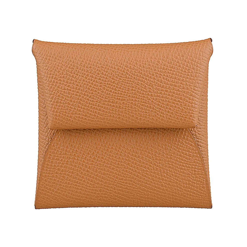 【Hermes 愛馬仕】HERMES Bastia 內裡烙印LOGO粒面小牛皮壓釦方形零錢包(焦糖棕)
