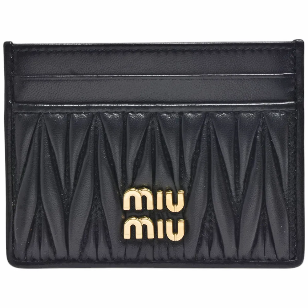 【MIU MIU】經典品牌LOGO皺褶小羊皮萬用卡片夾(黑色5MC076-MATELASSE-NERO)