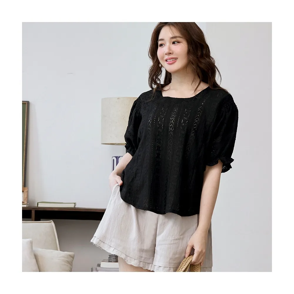 【OB 嚴選】雲朵自訂款鏤空蕾絲後綁帶泡泡袖上衣 《AB20398》