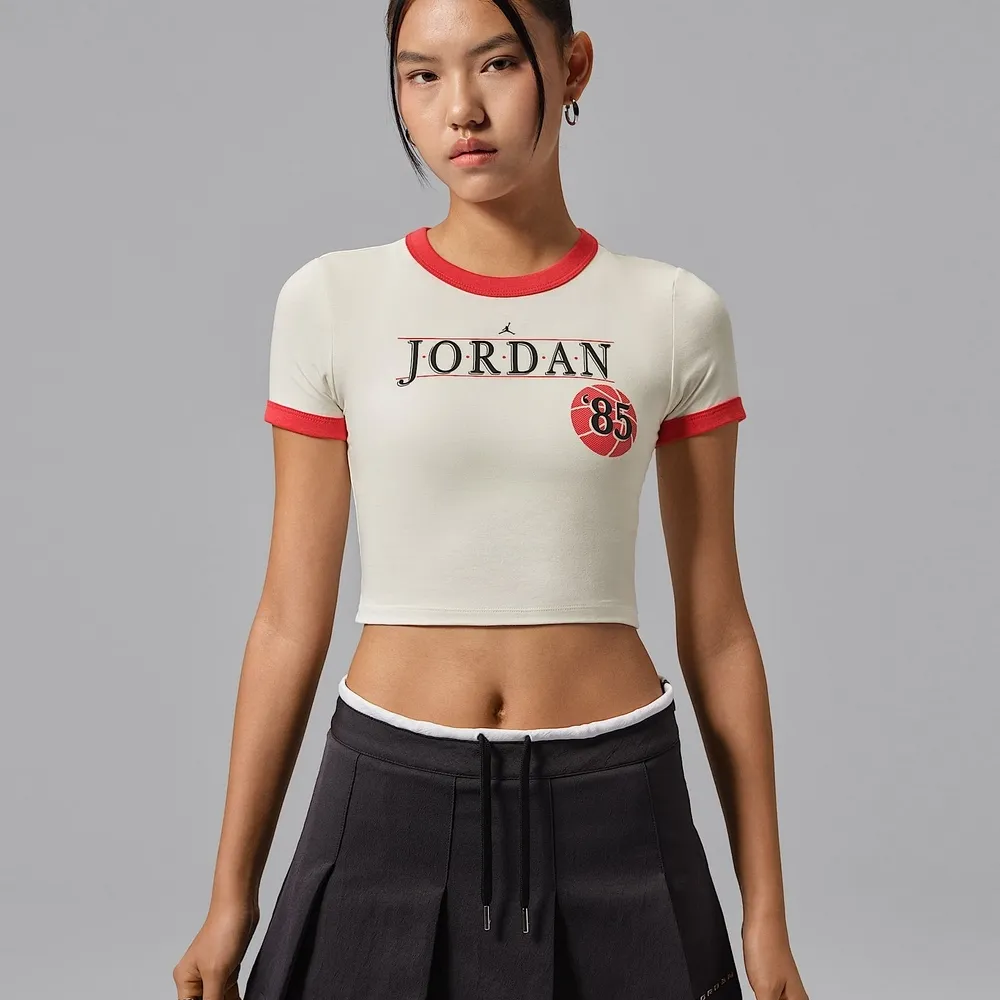【NIKE 耐吉】短袖上衣 女 AS W J BBALL WORD RINGER TEE 喬丹 運動 休閒 米白色 (IW0875133)