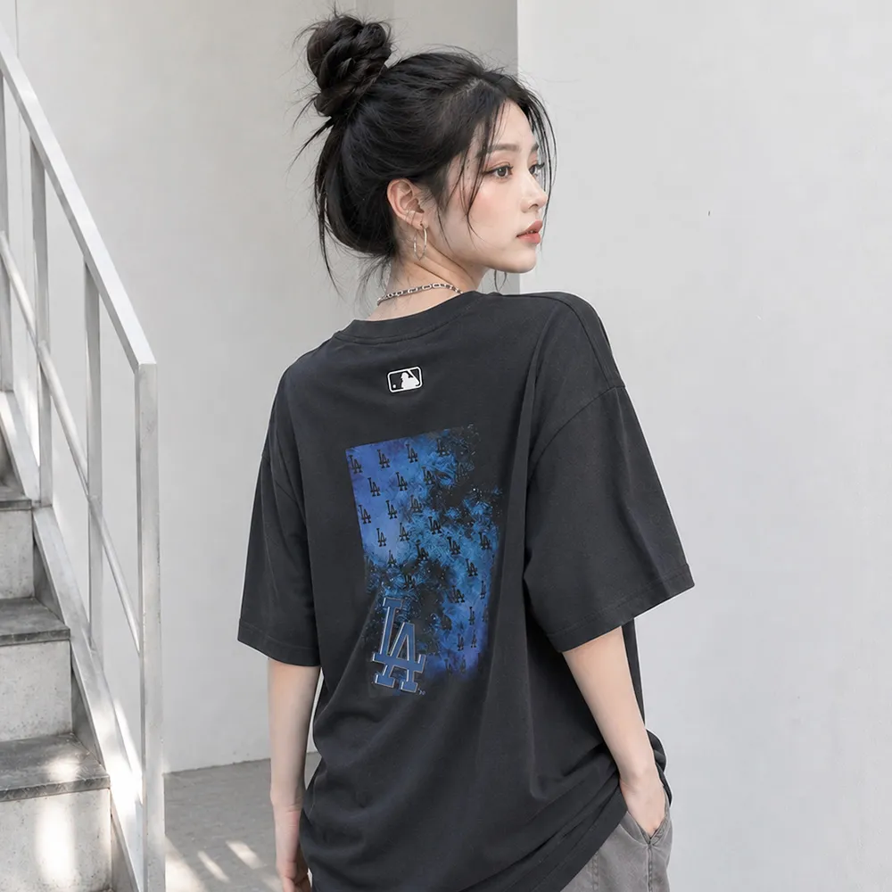 【MLB】背後漸層Logo短袖T恤 Monogram系列 洛杉磯道奇隊(3ATSM0864-07CGD)
