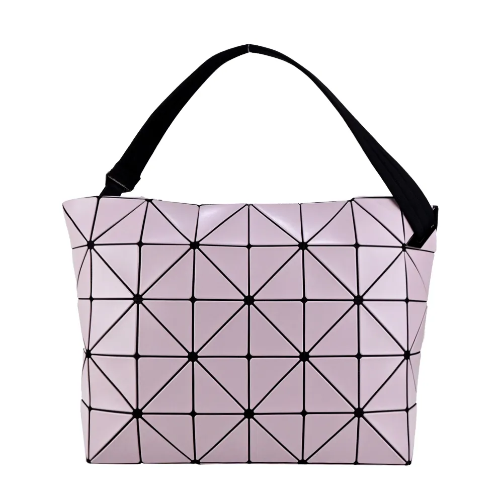 【ISSEY MIYAKE 三宅一生】BOA BOA 3x5霧面斜背包(任選)