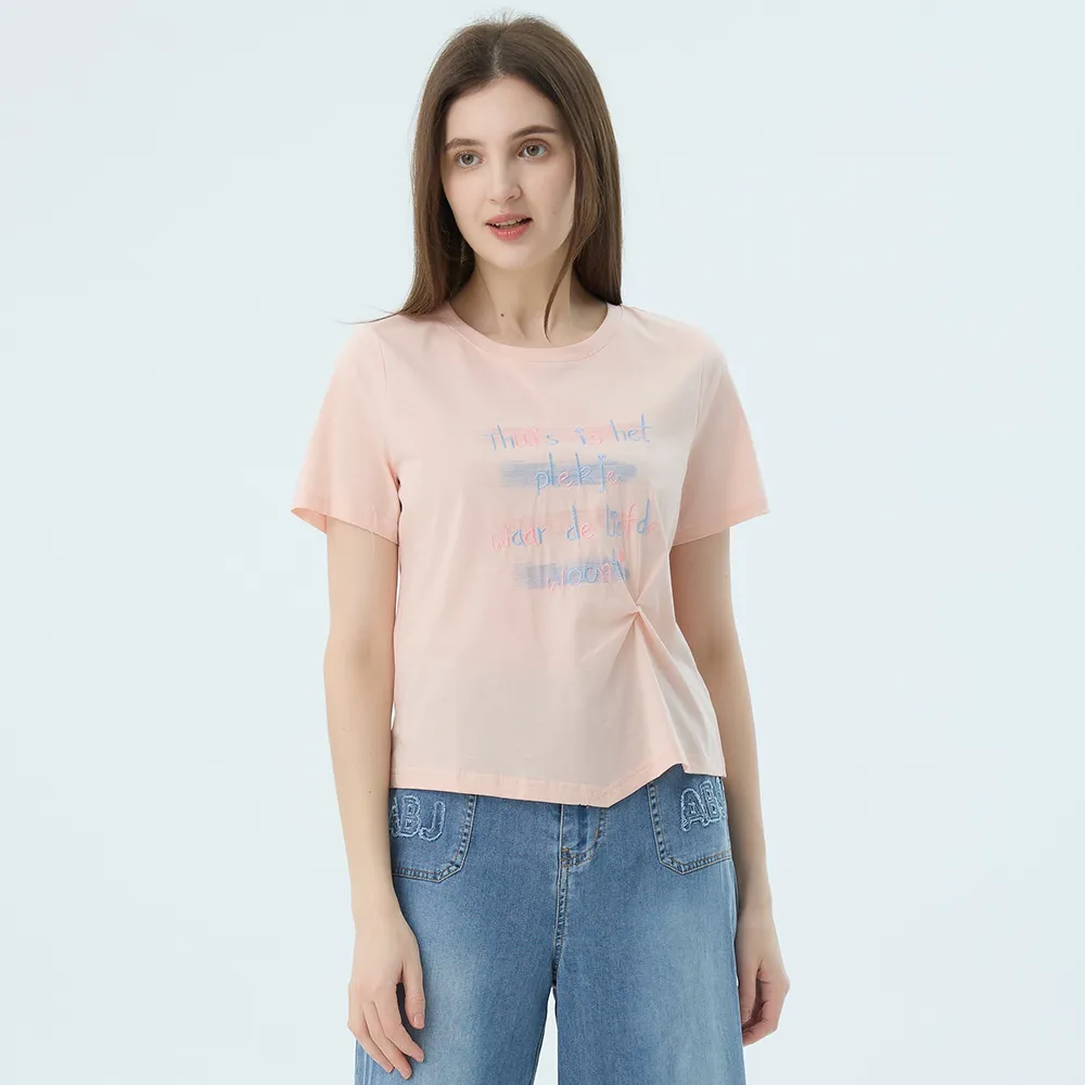 【Qiruo 奇若名品】專櫃精品粉色英文短袖上衣2531A  棉質女裝