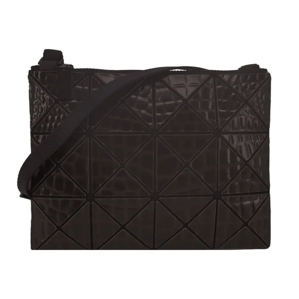 【ISSEY MIYAKE 三宅一生】KAIJU 3X4壓紋斜背包(黑)