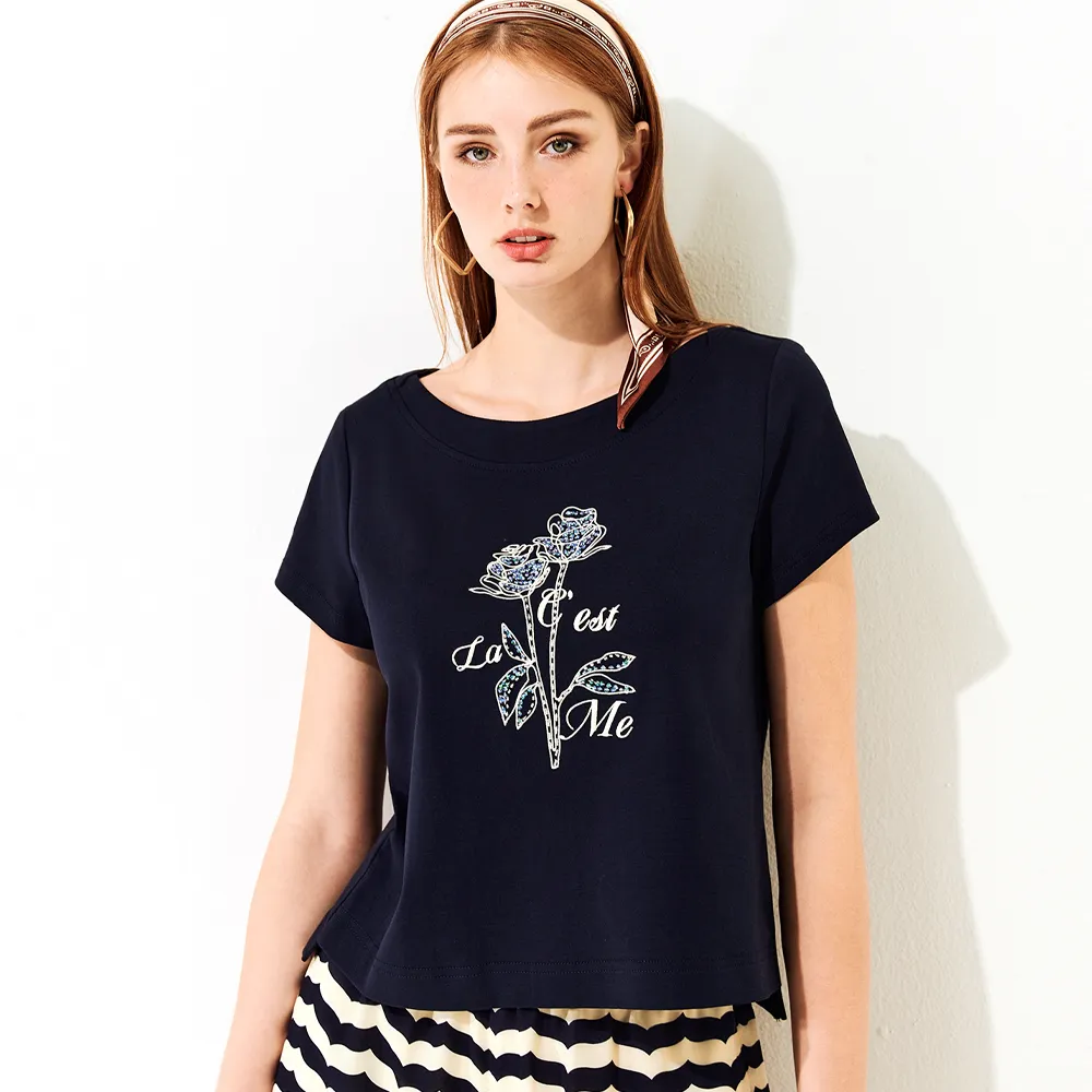 【TOWN’WEAR 棠葳】精緻閃亮花卉T恤(中大尺碼/女上衣/女上著/棉質/短袖/刺繡/百搭/文字)